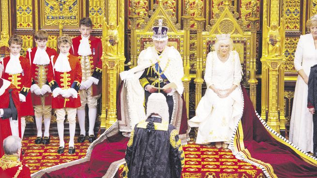 Función. El rey quiso perpetuar la herencia de su madre Isabel