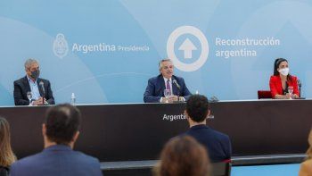 El Presidente anunció la construcción y entrega de viviendas para mayores de 60 años en complejos especiales.