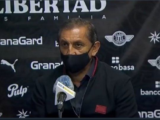 Ramón Díaz, DT de Libertad, habló en conferencia