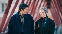 François Civil y Charlotte Rampling en una escena de Dos pianos