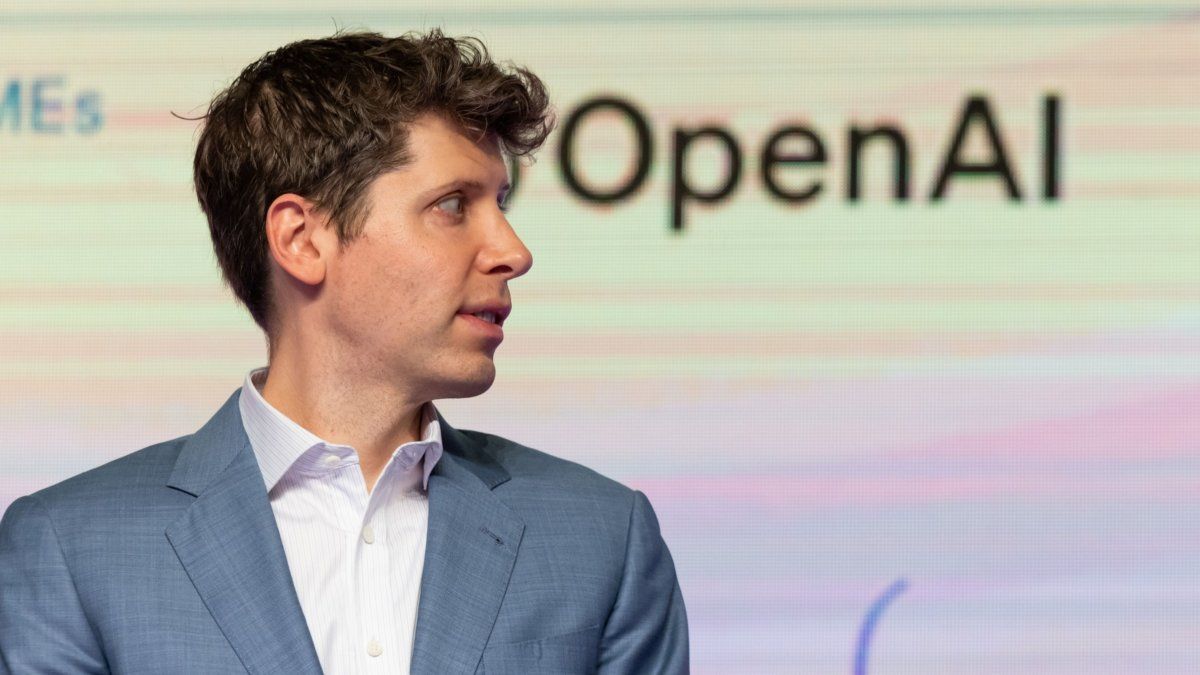 El destino lo unió con un joven Mark Zuckenberg y ganó millones como ...