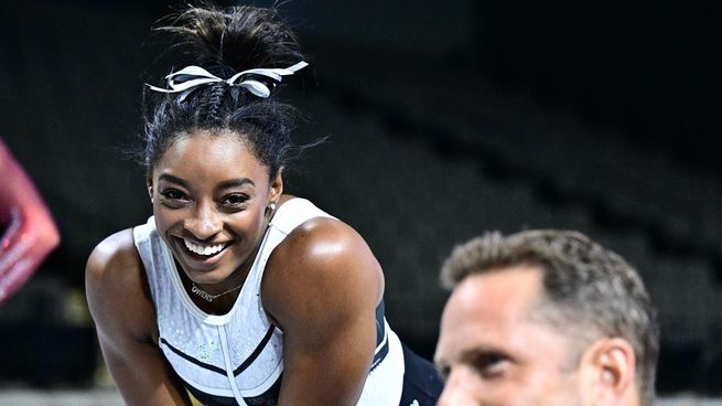Biles volvió a la competencia tras dos años.
