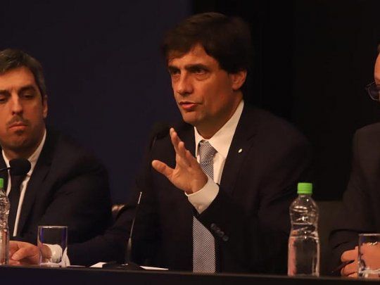 En sus primeros minutos como ministro de Hacienda, Lacunza lanzó mensajes a los mercados.