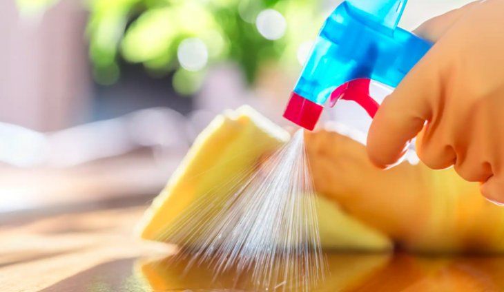 El producto “Agua Lavandina Común Val Chemical” se fabricó sin registro sanitario y la empresa enfrenta un sumario. El producto “Agua Lavandina Común Val Chemical” se fabricó sin registro sanitario y la empresa enfrenta un sumario.