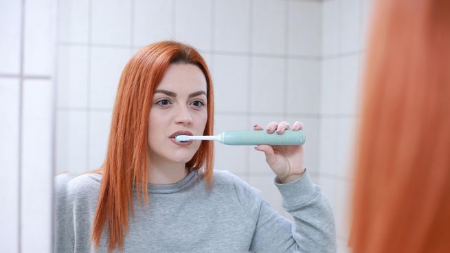 El cepillo Feno Smartbrush, con tecnología de punta, redefine el cepillado: limpieza total en 20 segundos y ajuste personalizado para cada boca.