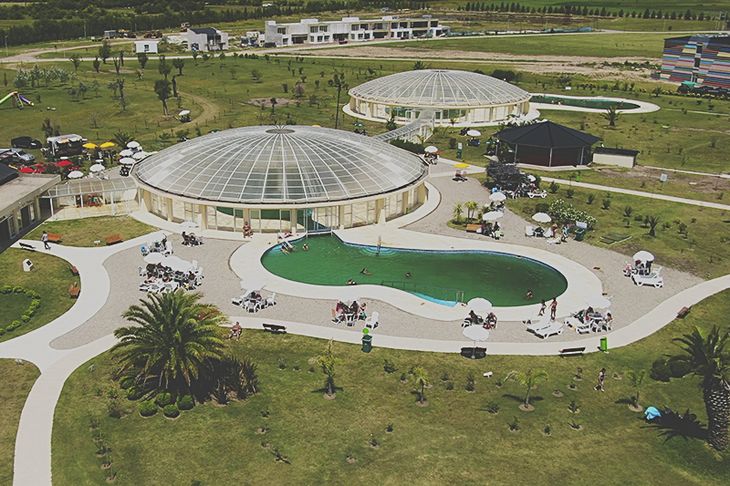 The Termas de Dolores have all the benefits of hot springs. The Termas de Dolores have all the benefits of hot springs.