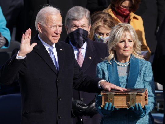 Biden jura.jpg