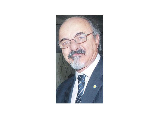 Carlos Tomada