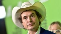 Kimbal Musk invirtió en Tesla, fundó restaurantes y emprendimientos agrícolas, y hoy maneja una fortuna de cientos de millones con perfil bajo.