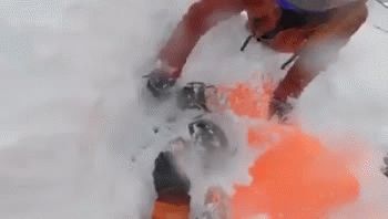 Angustioso rescate de dos mujeres en Suiza tras una avalancha