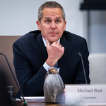 Michael Barr aseguró que el sistema financiero es sólido, pero plantéo sus dudas a futuro. Michael Barr aseguró que el sistema financiero es sólido, pero plantéo sus dudas a futuro.