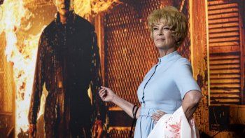 jamie lee curtis homenajea a su madre janet leigh en psicosis durante la presentacion de halloween kills