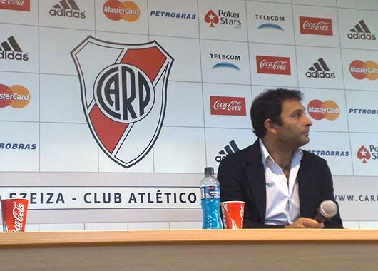 Terminemos charlando. Luego de la práctica, Astrada habló con la prensa.