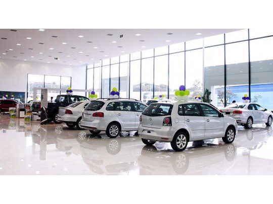 Impacto. La fuerte suba del dólar afectó las ventas de 0 km, que empezaron a bajar a partir de junio. Y este mes la tendencia se está agravando.