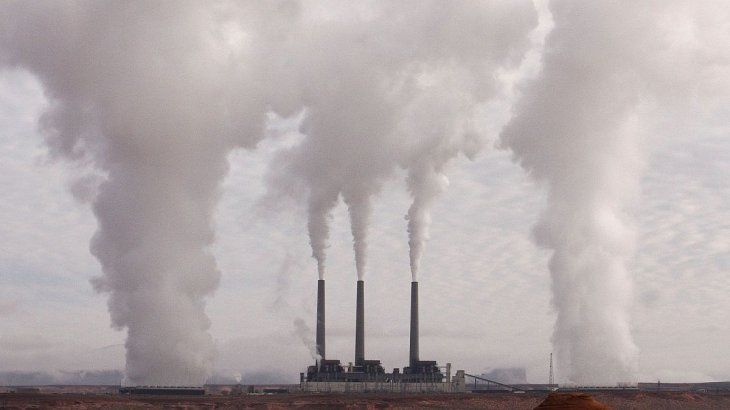La concentración de emisiones en la atmósfera está directamente relacionada con la temperatura media mundial.