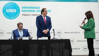 En su primer discurso como rector, Gustavo Soos remarcó que la educación pública “sigue siendo una herramienta de movilidad social y justicia”. En su primer discurso como rector, Gustavo Soos remarcó que la educación pública “sigue siendo una herramienta de movilidad social y justicia”.