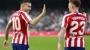 Ángel Correa abrió el marcador en el triunfo de Atlético de Madrid en cancha de Betis.