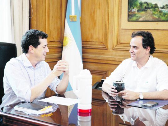 Gesto. De Pedro-Llamosas, en una cita con impronta electoral.&nbsp;