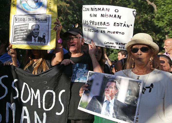 Miles de personas se reunieron en Plaza Alemania