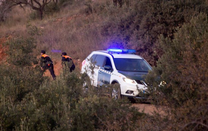 España: niño de dos años cayó a un pozo y trabajan contrarreloj para rescatarlo