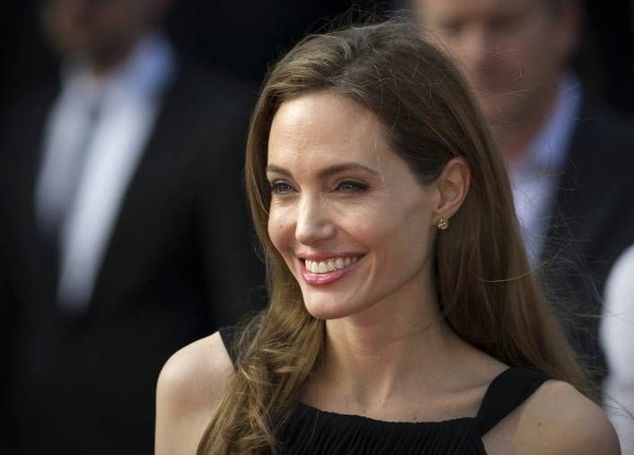 Angelina Jolie reapareció tras la doble mastectomía (foto 2)