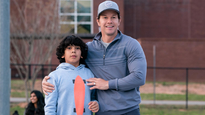 Mark Wahlberg protagoniza Familia al instante, en Netflix.