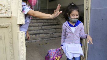 barbijos, vacunas y aulas ventiladas para el inicio de clases con presencialidad plena