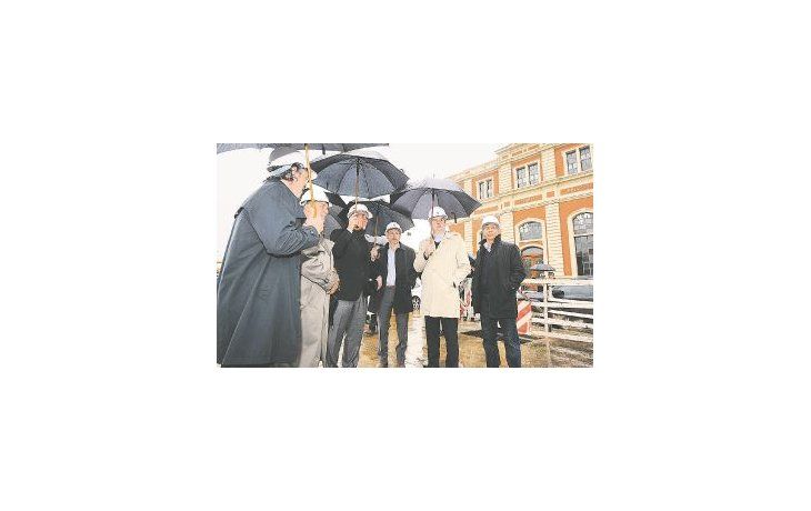 Visita.El jefe de Gabinete, Marcos Peña, el ministro Rogelio Frigerio y Daniel Chaín (O. Públicas), ayer en planta potabilizadora en San Martín.