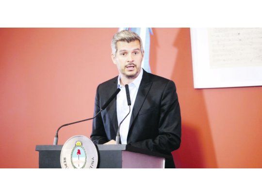 Explicaciones. Marcos Peña avanzó ayer sobre el 2018 que le espera al Gobierno y a los argentinos. Debió explicar, en conferencia de prensa, desde los límites a paritarias hasta la política de prestamos del Central.