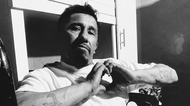 Luis Alberto Jáuregui Martínez fue hallado sin vida en la cocina de su casa.