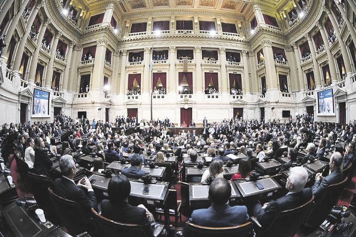 negociaciones. La Libertad Avanza, pese a su escaso número de bancas, busca quedarse con comisiones clave. negociaciones. La Libertad Avanza, pese a su escaso número de bancas, busca quedarse con comisiones clave.