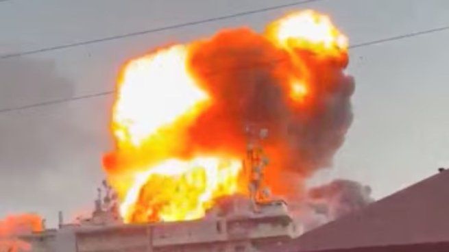 El ejército israelí comenzó a bombardear infraestructuras de Hezbolá en Tiro, al sur del Líbano, en Tiro, Líbano.