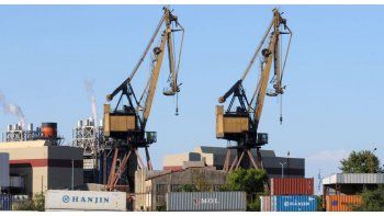 Continúan los cruces del Gobierno con la oposición y empresarios por las importaciones
