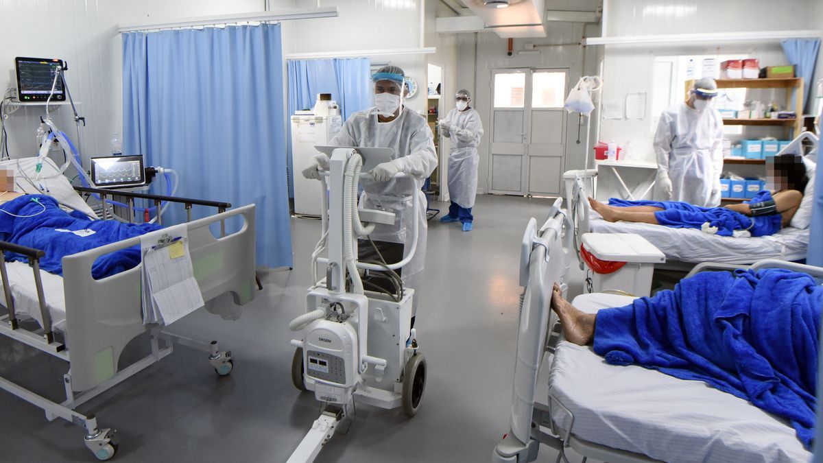 Desbordado por la pandemia, Paraguay amplía la vacunación y tantea estrategias de combate al virus