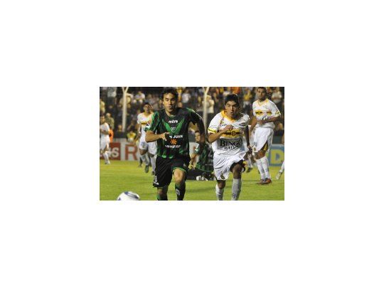 San Martín salió del descenso directo ante Olimpo.