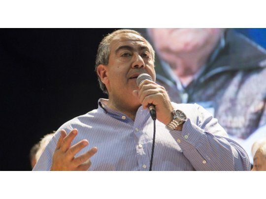 Héctor Schmid.