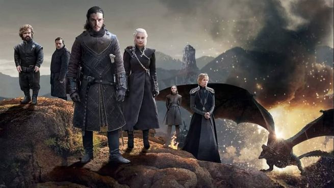 El episodio piloto original fue descartado, lo que obligó a reemplazar actores clave como Daenerys y Catelyn antes del estreno oficial en HBO.
