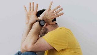 Especialistas explican por qué algunas personas reaccionan con pánico ante bichos pequeños y cuándo ese temor se transforma en fobia. Especialistas explican por qué algunas personas reaccionan con pánico ante bichos pequeños y cuándo ese temor se transforma en fobia.