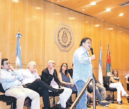 El consejero porteño Jorge Enríquez y el extitular del Colegio Público de Abogados de la Capital, Jorge Rizzo, en el último sarao de campaña antes de la votación clave para el Consejo de la Magistratura de la Ciudad.