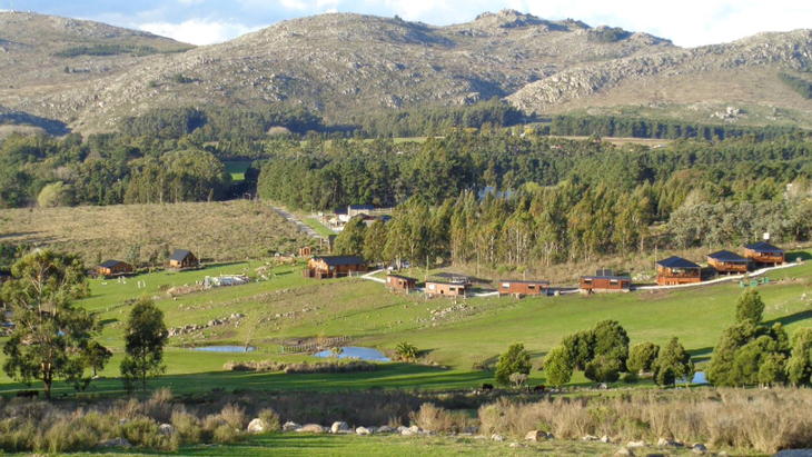 Las sierras de Tandil, uno de los grandes atractivos bonaerenses. Las sierras de Tandil, uno de los grandes atractivos bonaerenses.