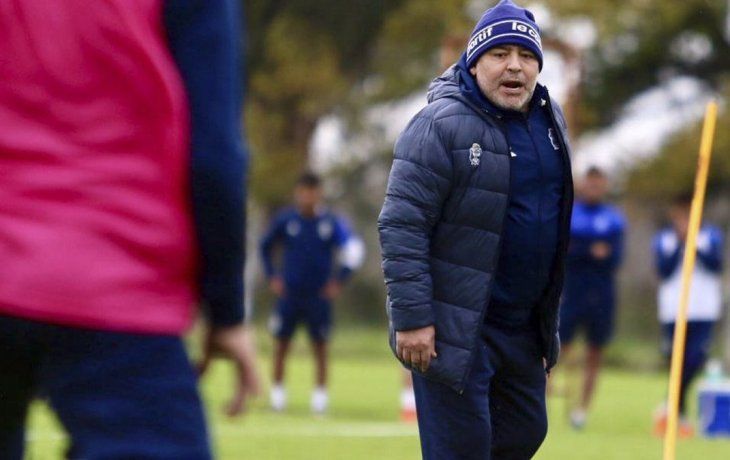 Diego Maradona no será homenajeado cuando visite la Bombonera.