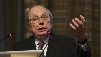 para guillermo calvo, un gobierno de cristina puede ser mas creible que el de macri