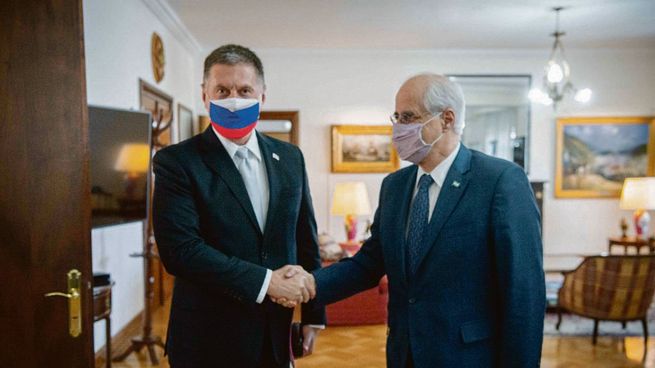 Encuentro. El embajador Dmitri Feoktiskov y Jorge Taiana.