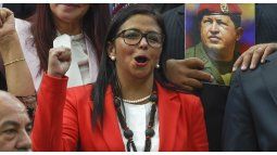 Durante la presidencia de Hugo Chávez Delcy Rodríguez ocupó varios cargos de confianza, pero su protagonismo se dio con la llegada de Maduro al poder quien llegó a designarla como canciller. En su discurso de asunción disparó contra los fascistas que se oponen al presidente de Venezuela. Durante la presidencia de Hugo Chávez Delcy Rodríguez ocupó varios cargos de confianza, pero su protagonismo se dio con la llegada de Maduro al poder quien llegó a designarla como canciller. En su discurso de asunción disparó contra los fascistas que se oponen al presidente de Venezuela.