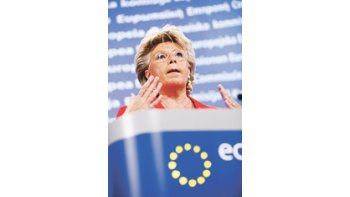 El Ministerio del Interior había fijado metas especiales para echar a gitanos. Al develarse esa directiva el lunes, quedó en el ojo de la tormenta el Gobierno francés. La comisaria de Justicia, Viviane Reding, se mostró ayer inusualmente enfática ante la prensa.