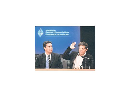 Jorge Capitanich y Axel Kicillof ayer en la Casa de Gobierno.