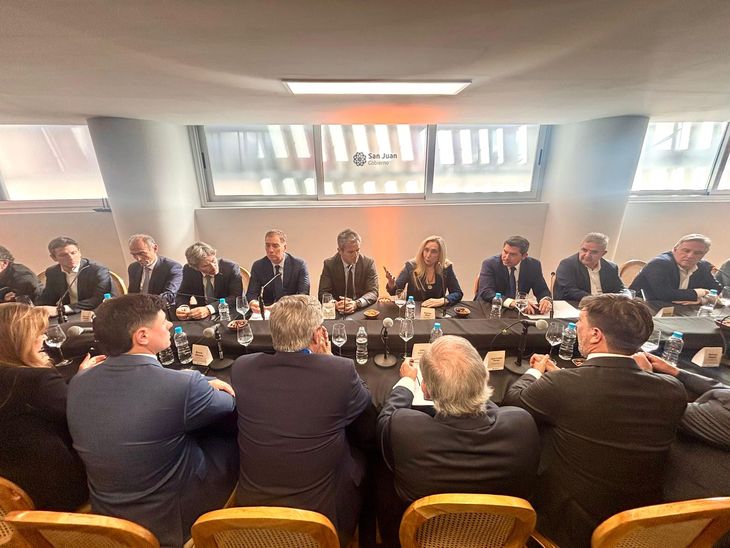 El Gobierno lanzó un nuevo espacio de articulación público-privada para impulsar inversiones en minería, con foco en el cobre y el litio.