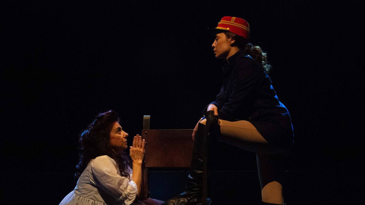The dark history behind Julio Argentino Roca goes up to the scene and resonates in the present