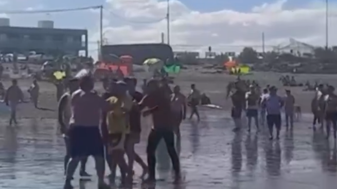 Un día de playa en Chubut terminó con una pelea que involucró a un bañista y dos guardavidas.