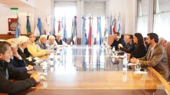 Carolina Stanley y Dante Sica junto a dirigentes de la CGT.